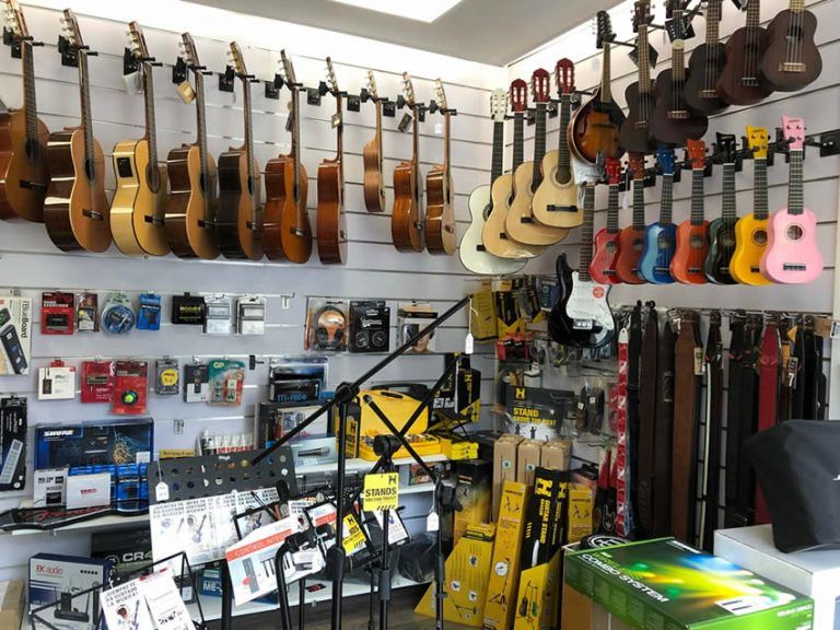 Tienda De Instrumentos Musicales Y Equipo De Primera Mano En Algorta, Getxo